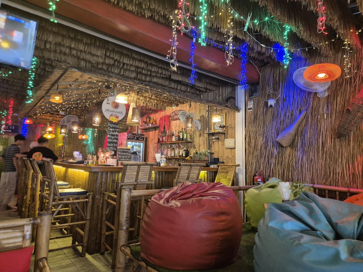 Bamboo Bar - Photo 3