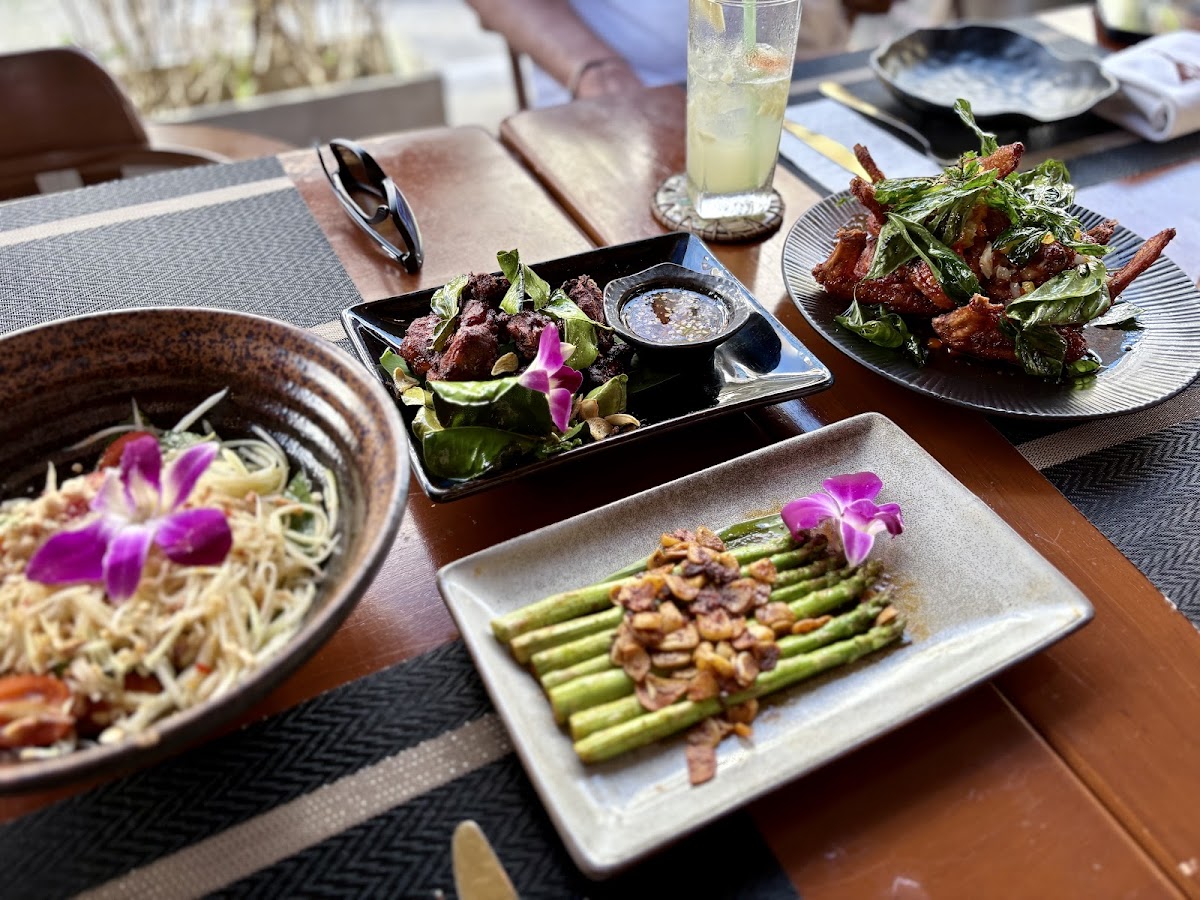 Charm Restaurant - Photo 3