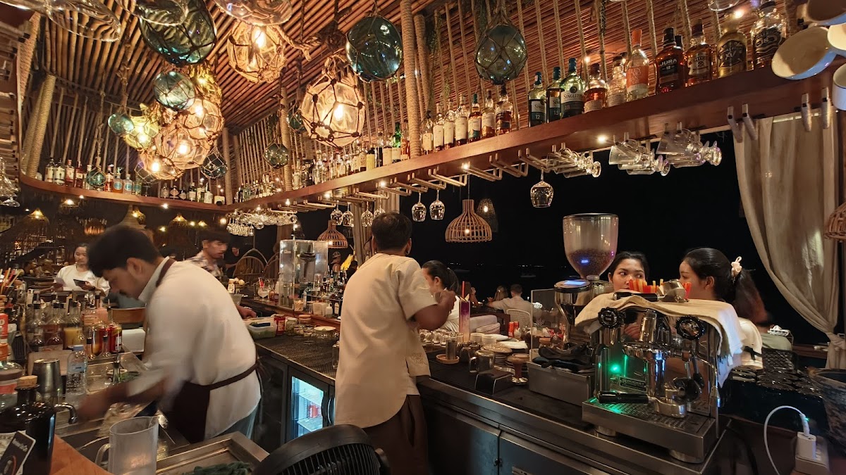 Coco Tam’s - Photo 3