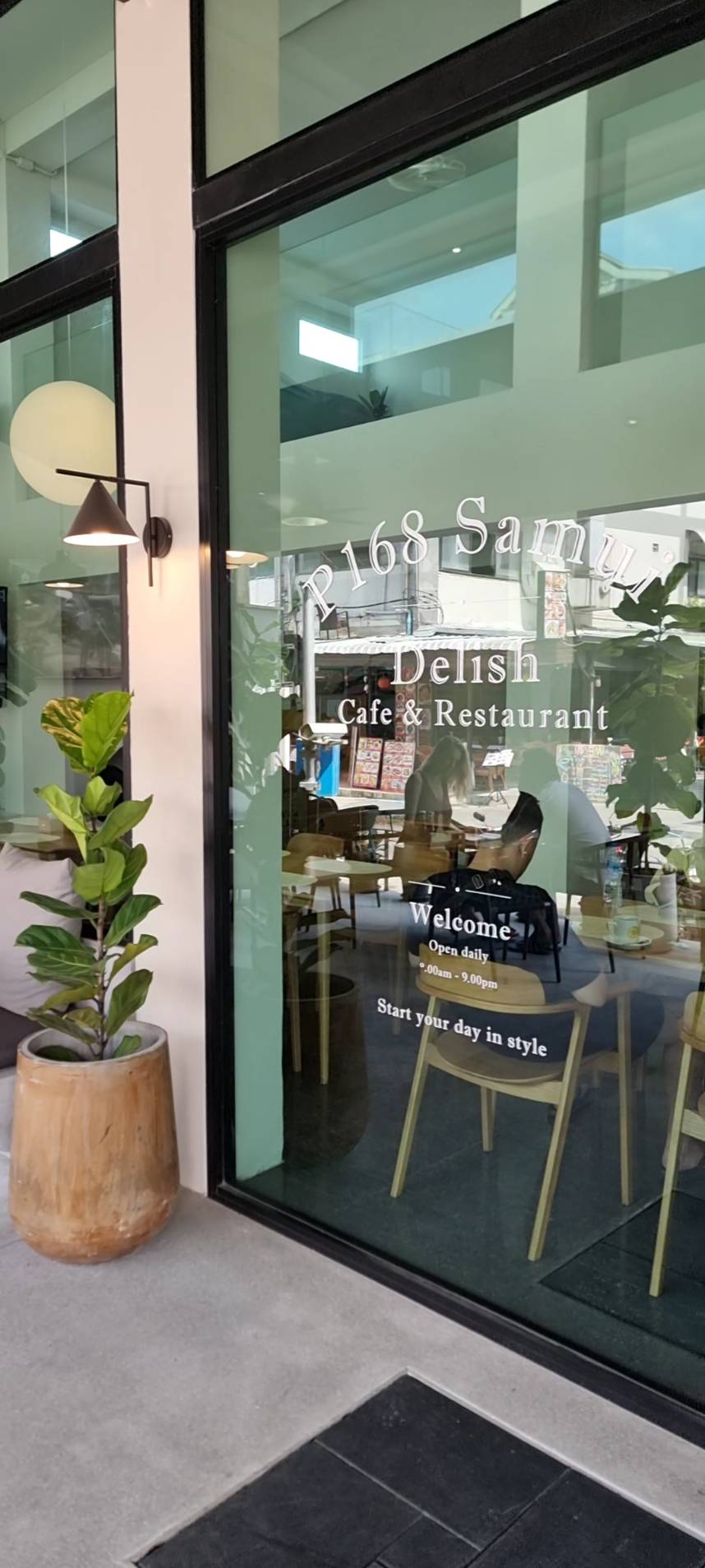 Delish Cafe & Restaurant - Main view