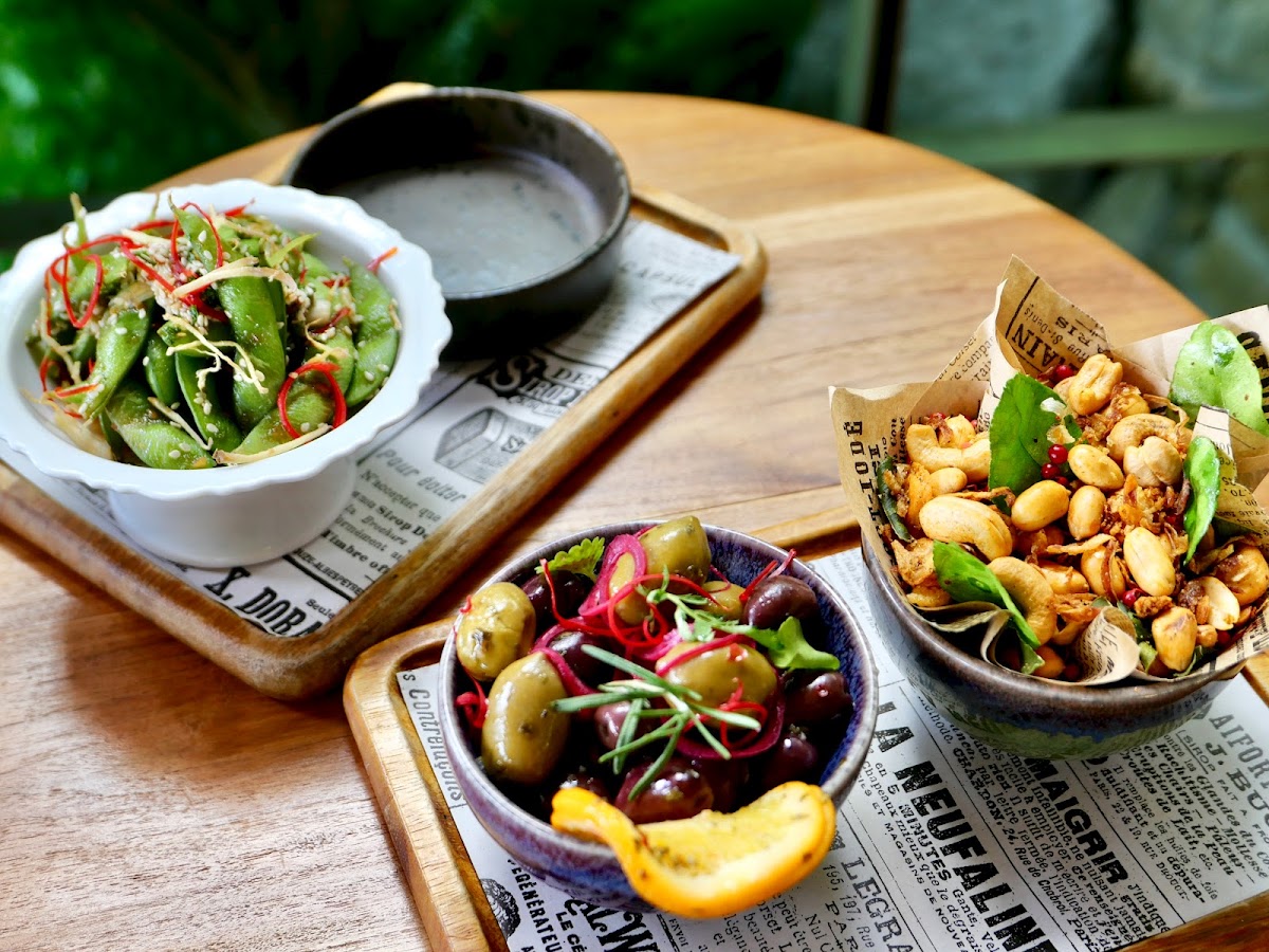 Dr Frogs Bar & Grill - Photo 3