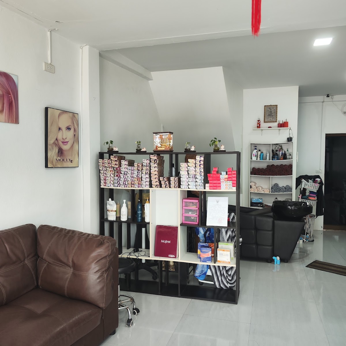 Hair House Salon - Main view