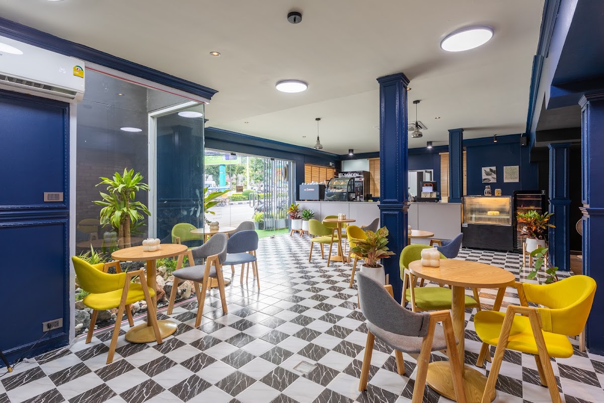 London Café - Main view