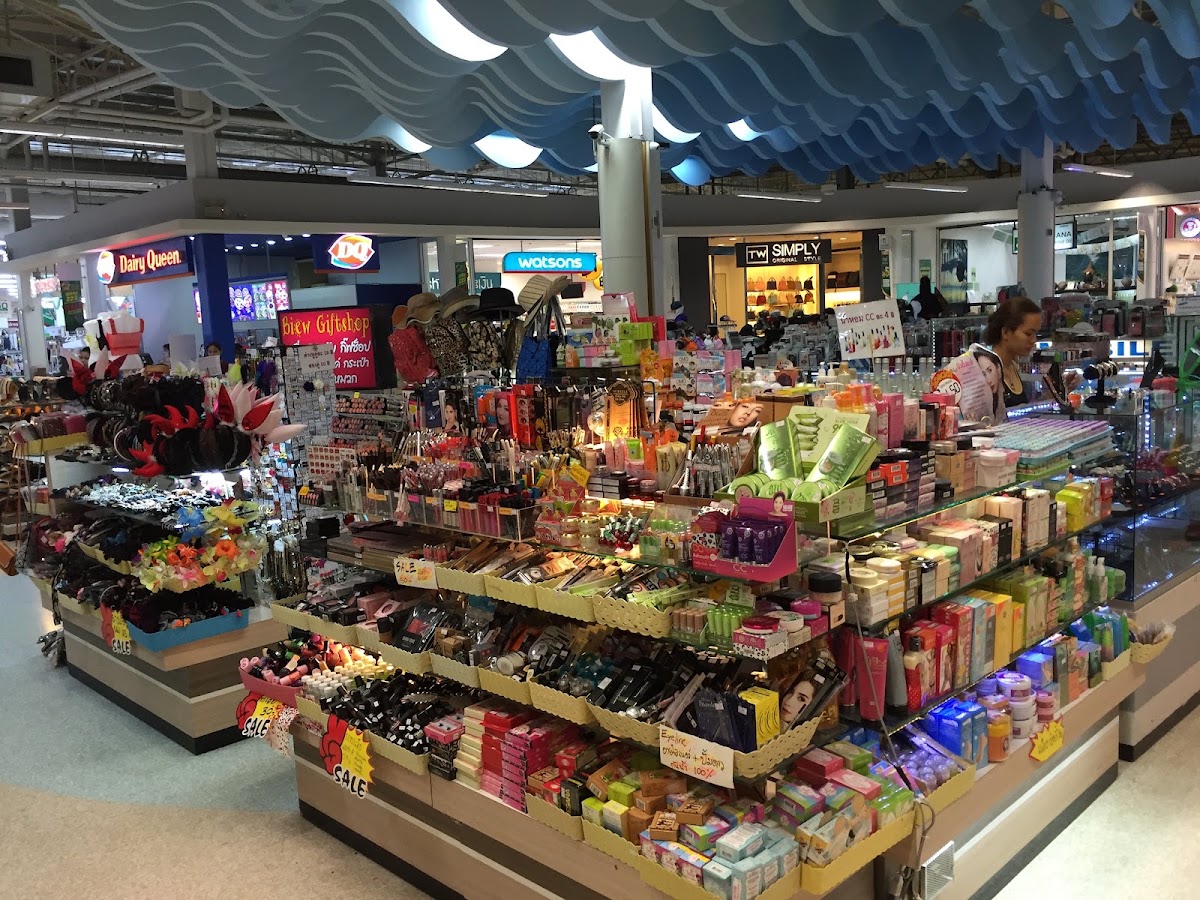 Lotus Supermarket - Photo 5