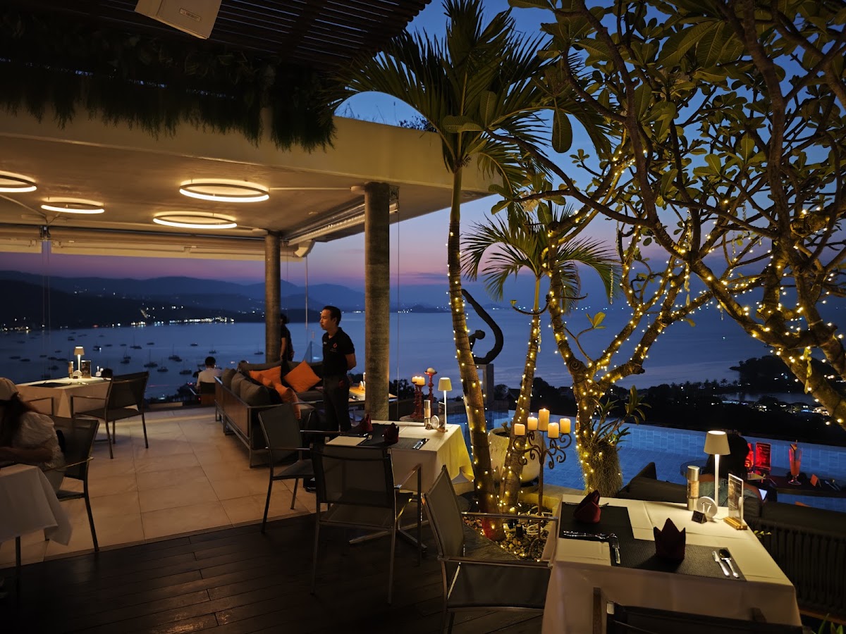 Maithy Pool Lounge & Restaurant - Photo 4