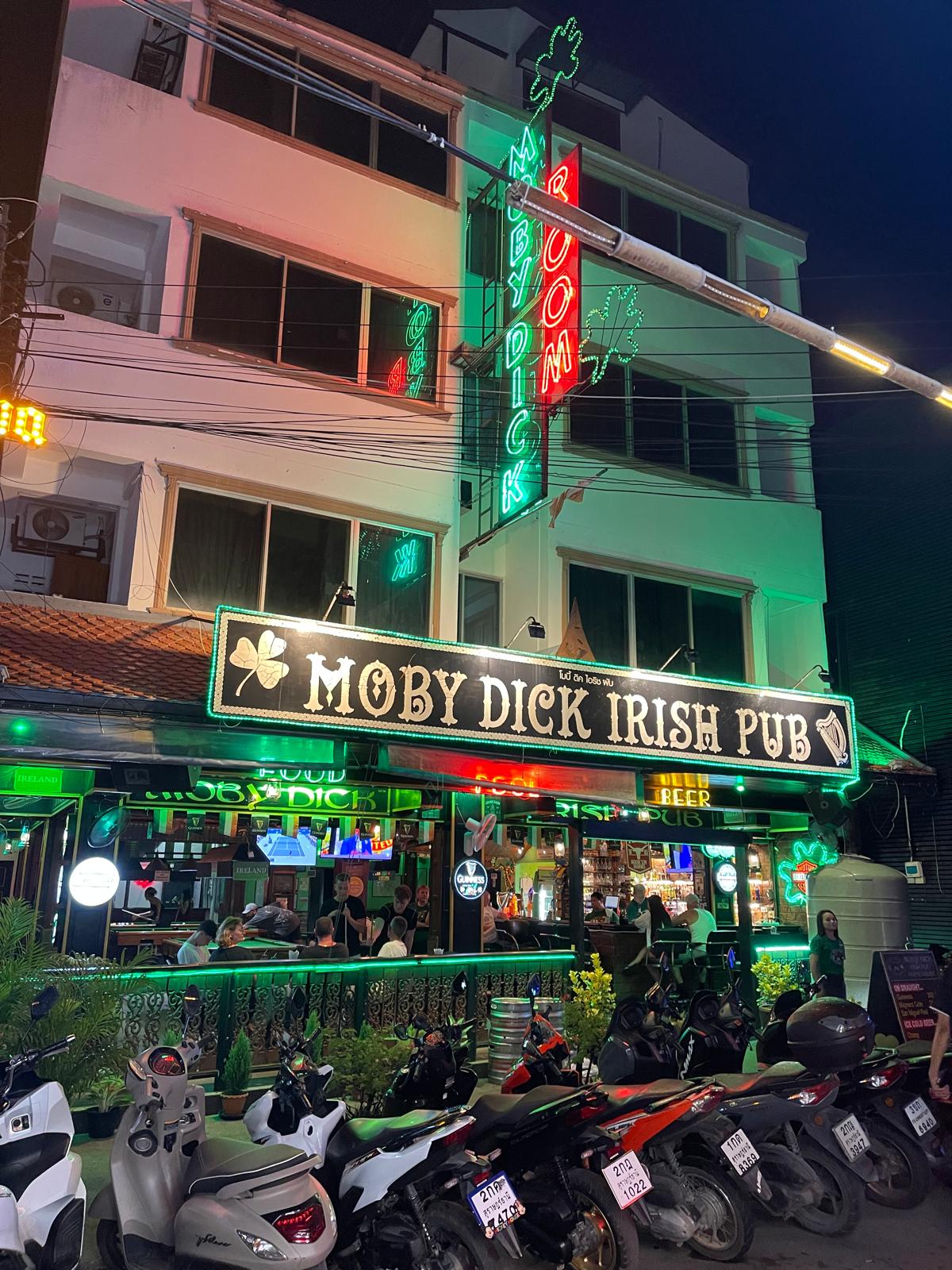 Moby Dick Irish Pub - Photo 4