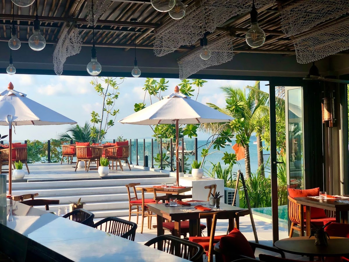 Mui Mui Eat & Meet - beach dining on Koh Samui