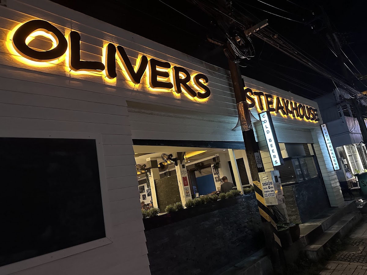 Oliver's Steakhouse - Main view