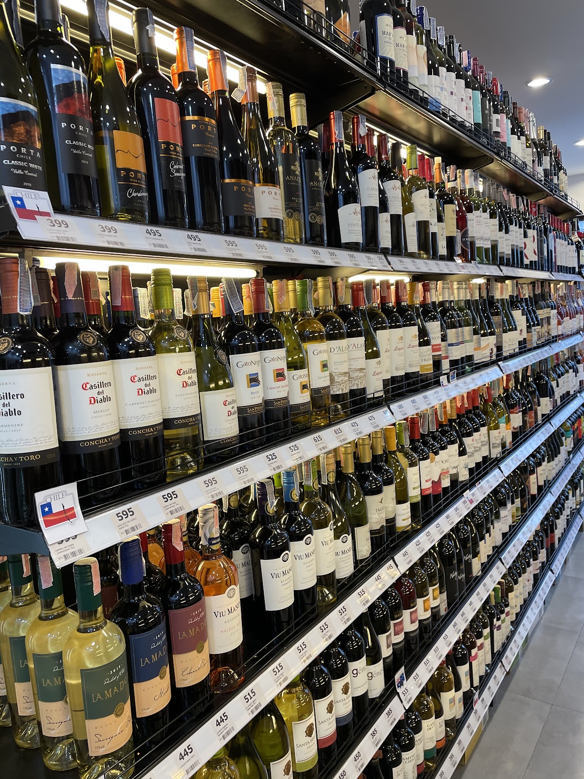 O’Mart Liquor Store - Main view
