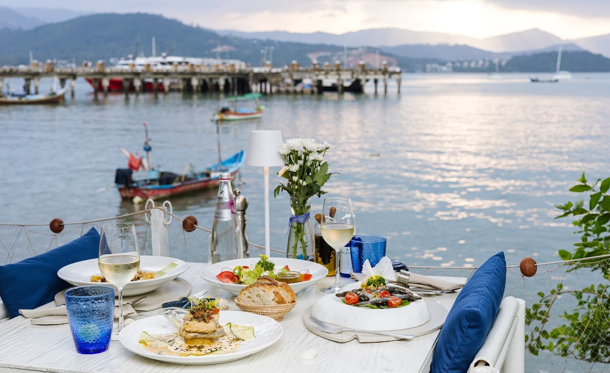 Salefino - beach dining on Koh Samui