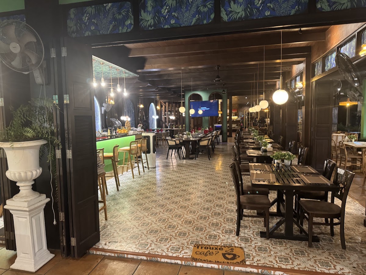 Salt & Oak - Main view