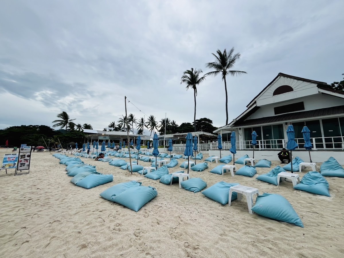 Sand Deck Beach Club - Photo 4