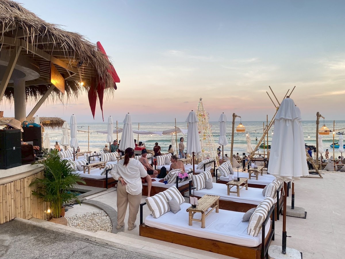 Sand Deck Beach Club - Main view