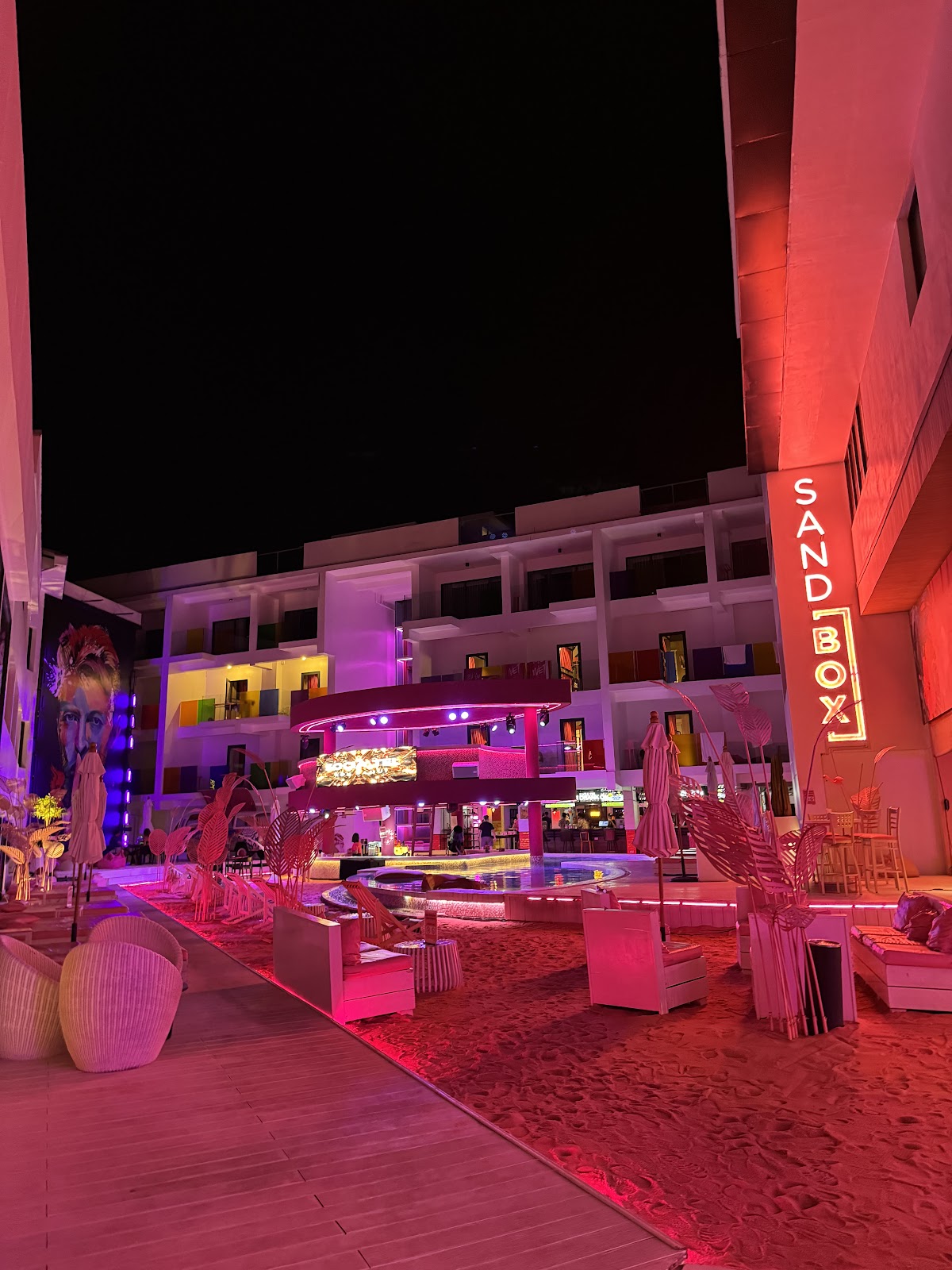 Sandbox Pink Sand Beach Club - Photo 4