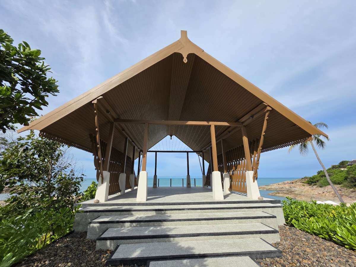 Sea Breeze Grill - Photo 3