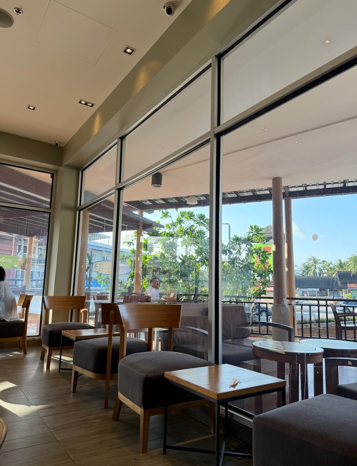 Starbucks - Photo 3