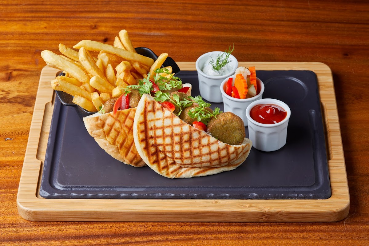 The Breeza Beach Restaurant & Bar - Photo 3