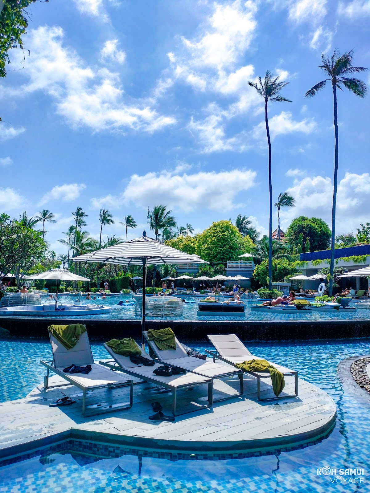 The Breeza Beach Restaurant & Bar - beach dining on Koh Samui