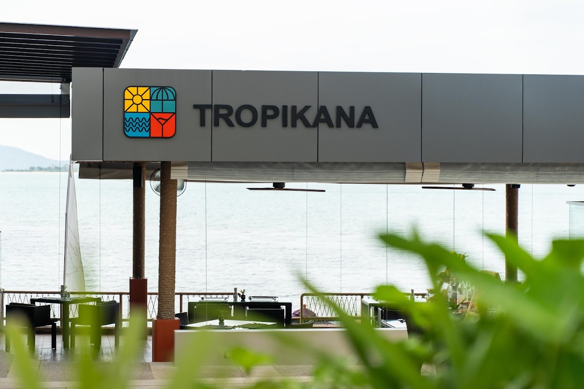 Tropikana Beach Bistro - Photo 5