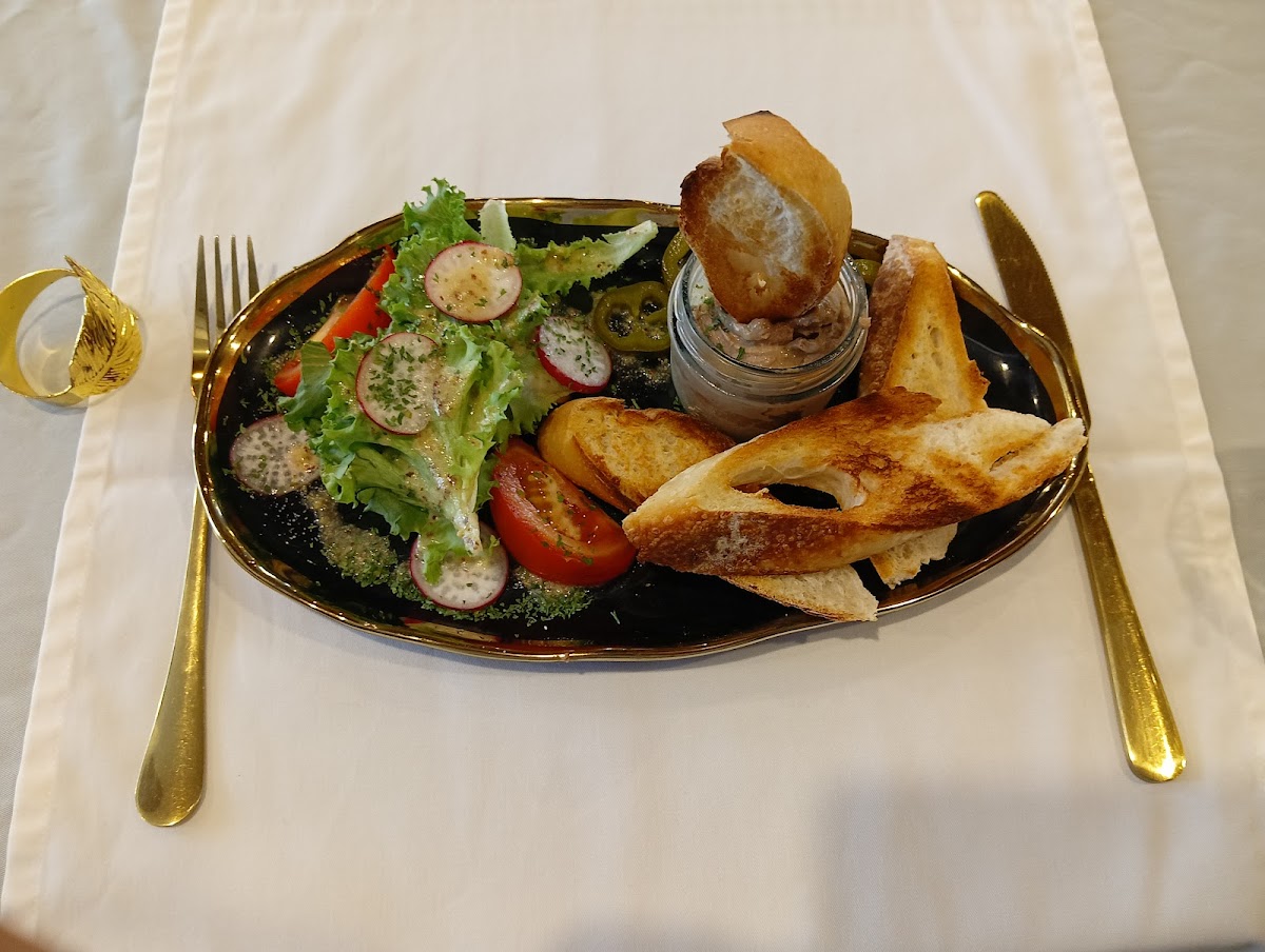 A Table! - Photo 4