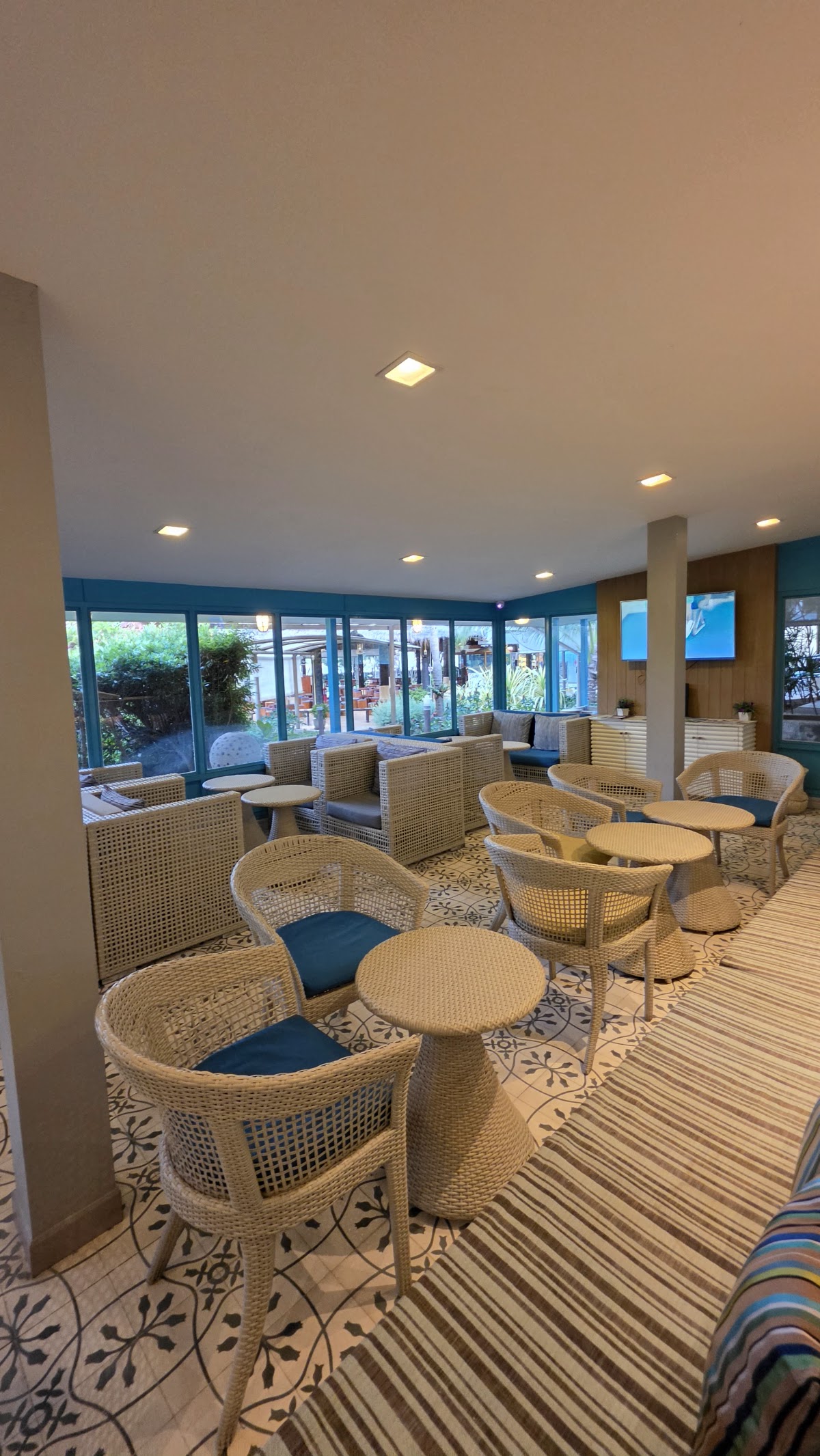 Bangkok Airways Blue Ribbon Lounge - Photo 3