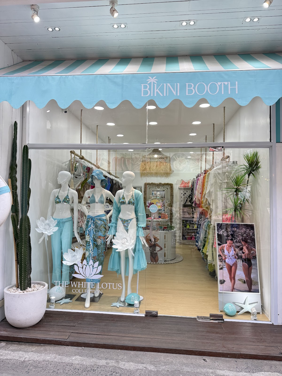 Bikini Booth