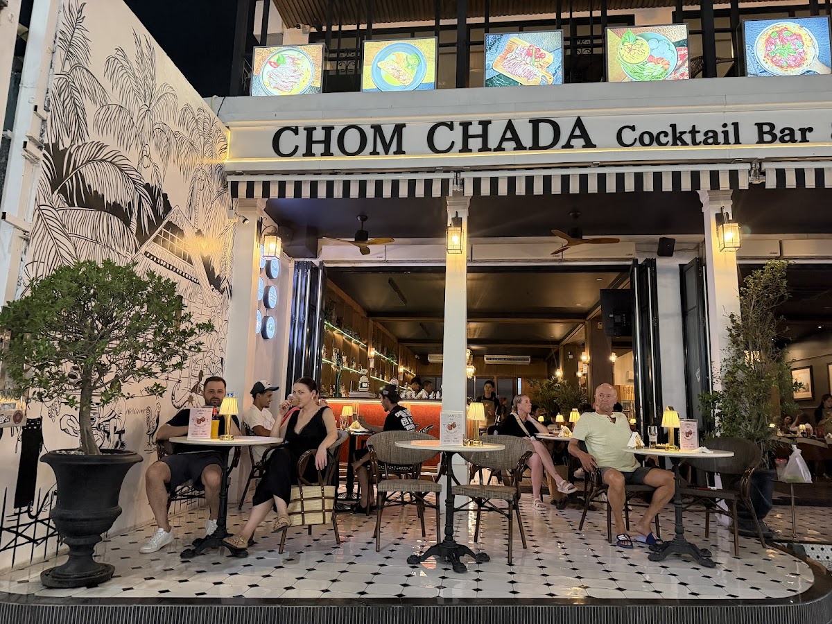 Chom Chada Cocktail Bar & Bistro - Photo 3