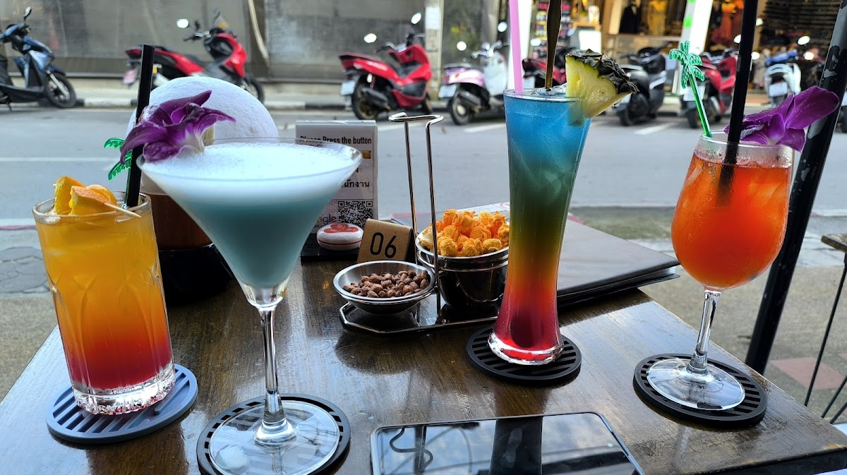 Cocktails By Pik - Photo 4