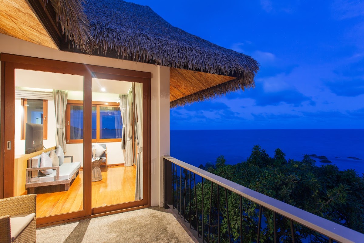 Coral Cliff Beach Resort - Main view