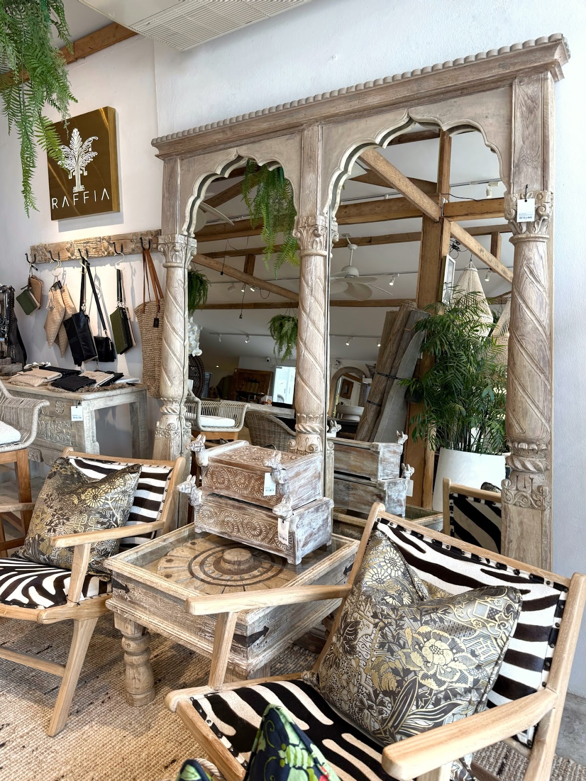Orchid House Interiors & Island Boutique - Photo 3