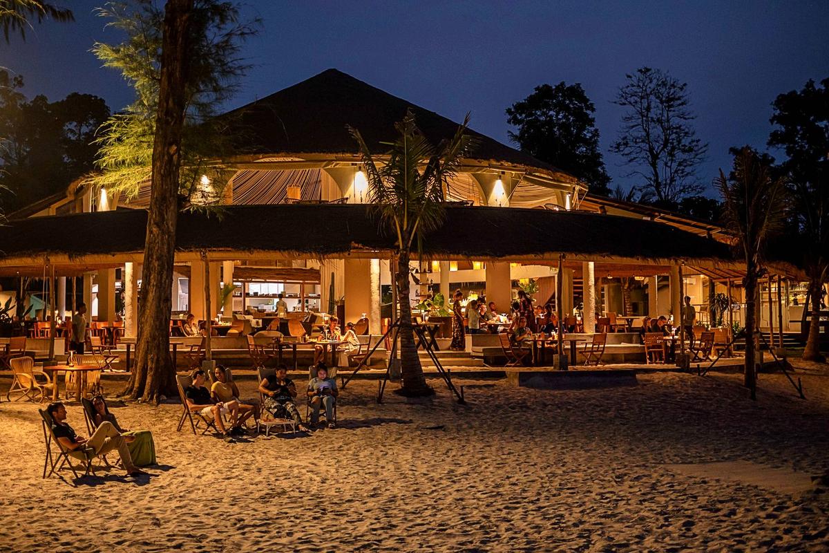 Pi Beach Club & Restaurant - Photo 5