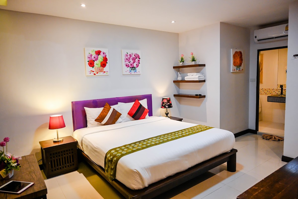 Queen Boutique Hotel - Main view