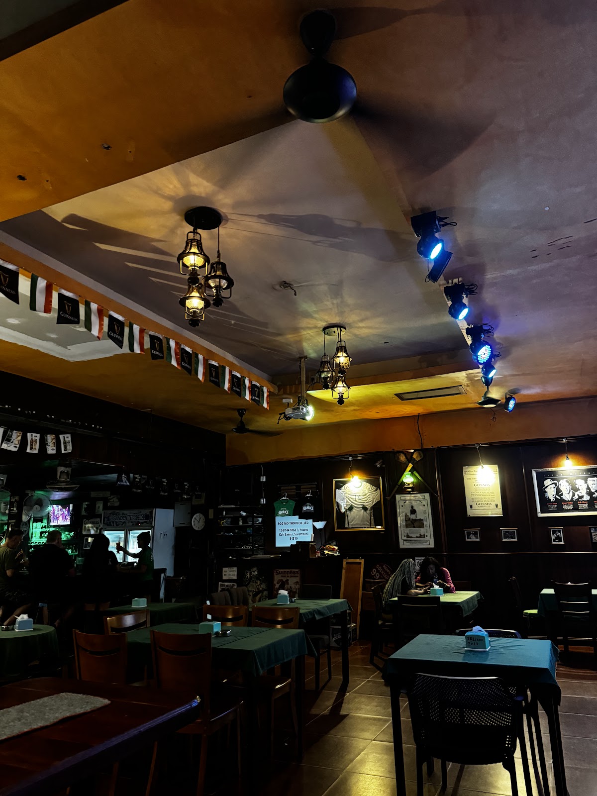 Shamrock Irish Pub - Photo 5