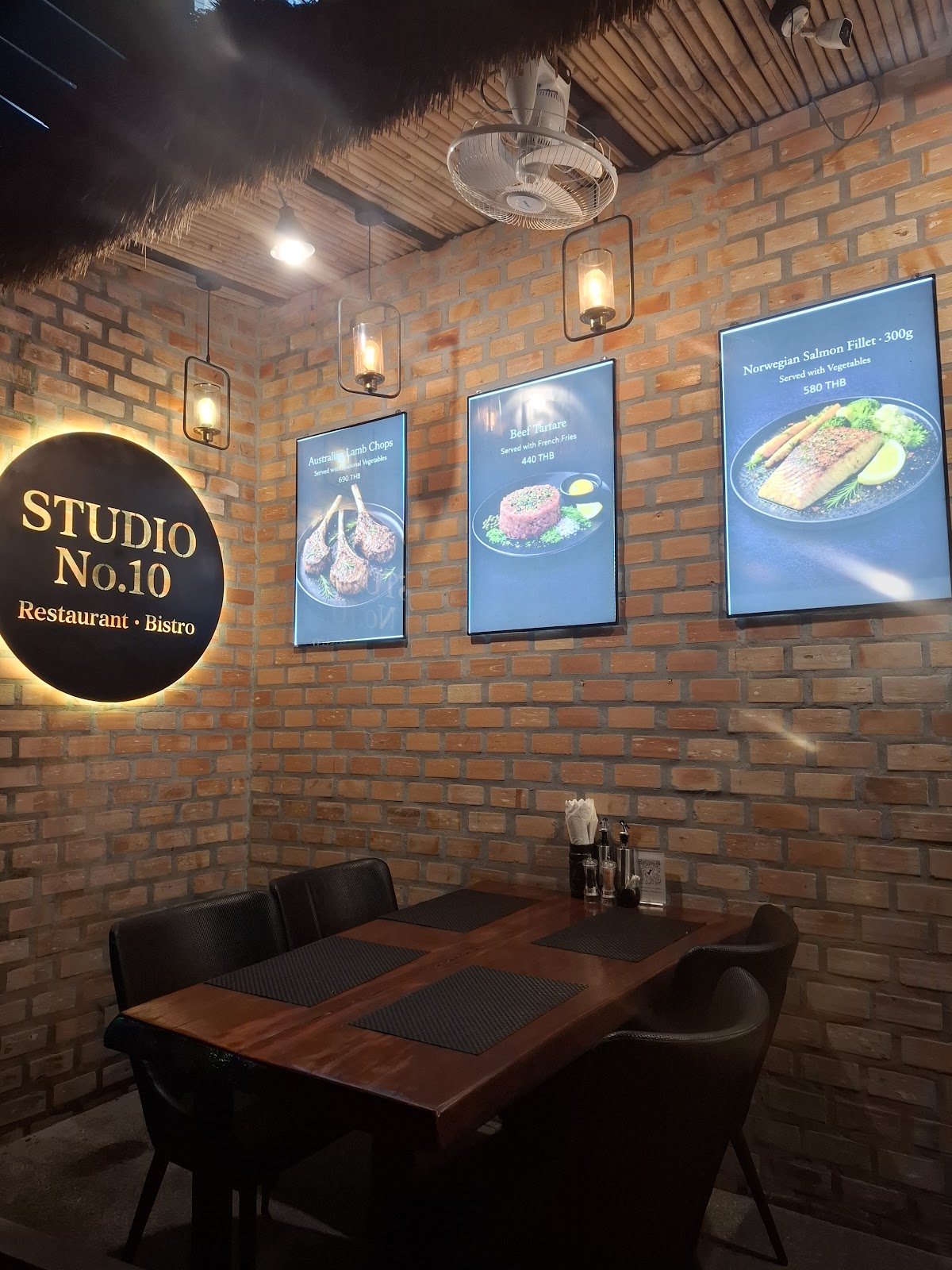 Studio No. 10 Bistro - Main view