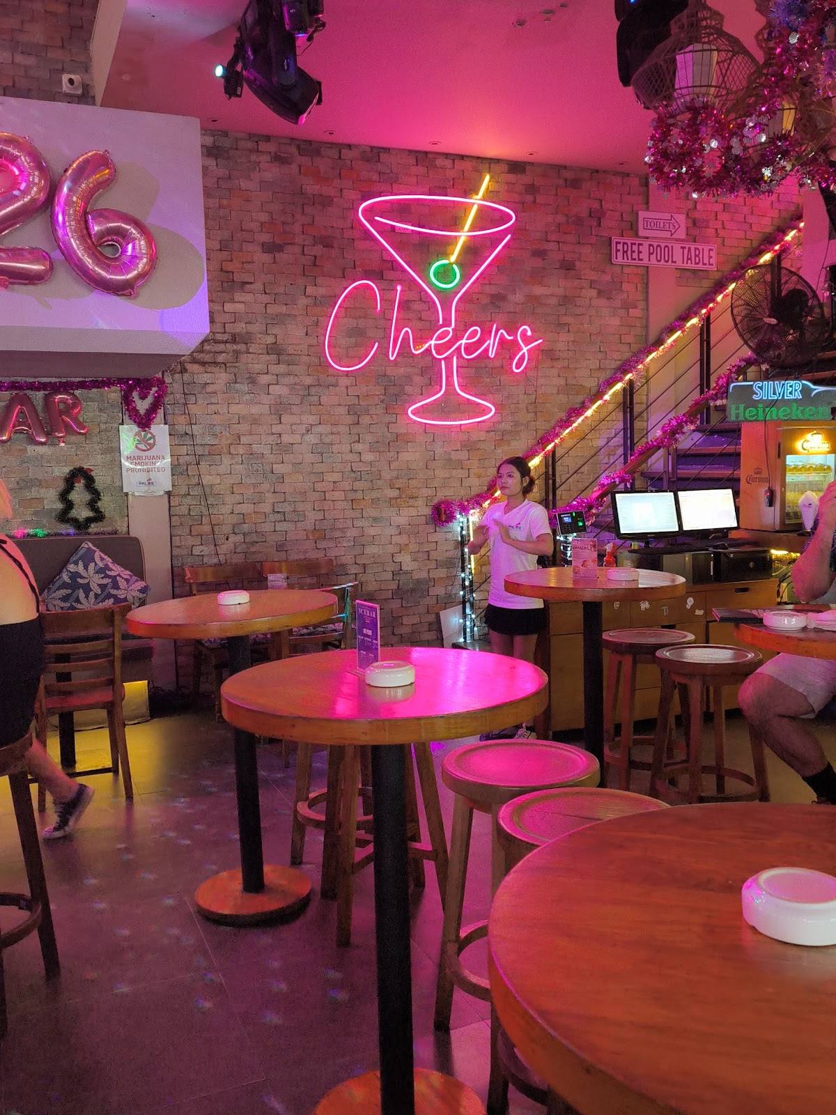 The Palms Bar & Grill - Photo 5