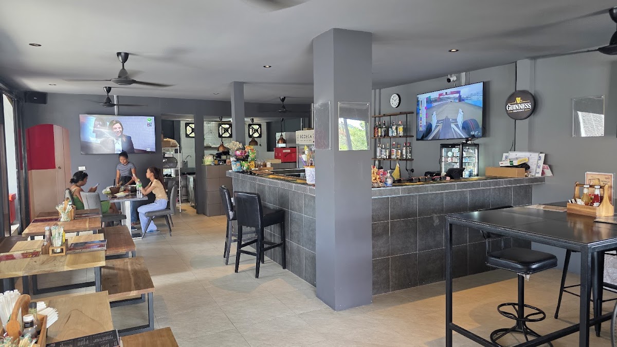 The Wok & Barrel - Photo 5