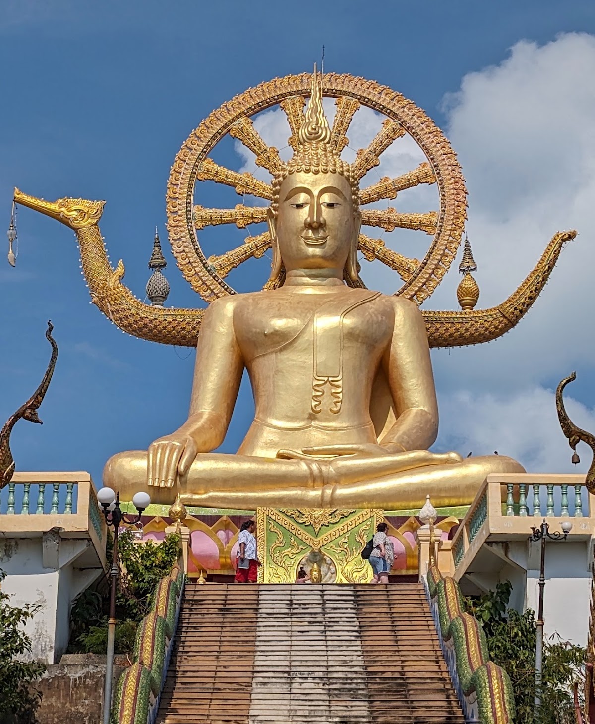 Wat Phra Yai - Main view