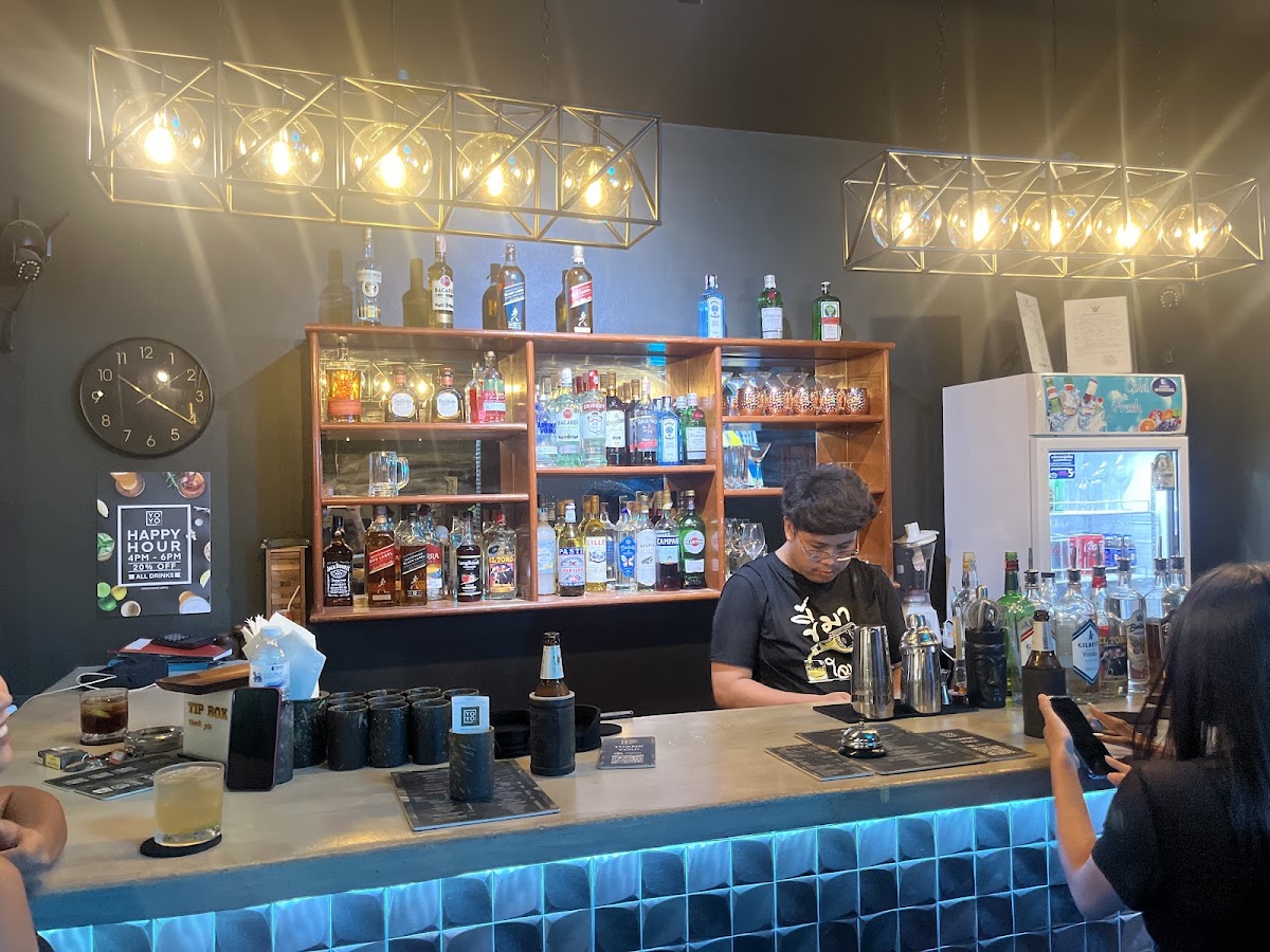 YOYO Bar & Restaurant - Photo 3