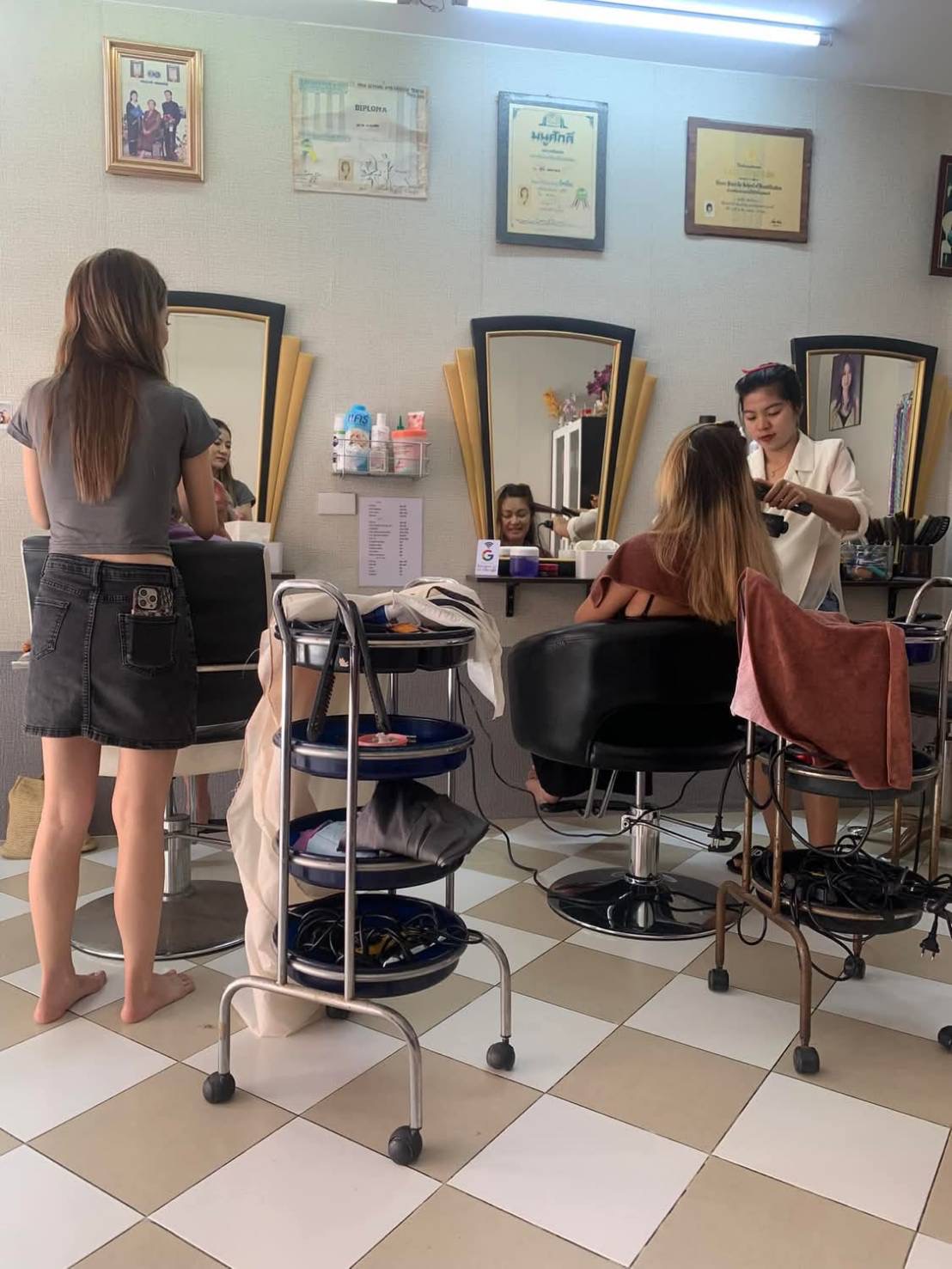 Yupin Beauty Salon - Main view